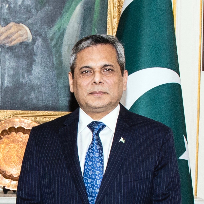 pakistan-s-high-commissioner-to-uk-invites-foreign-investors-to-sezs